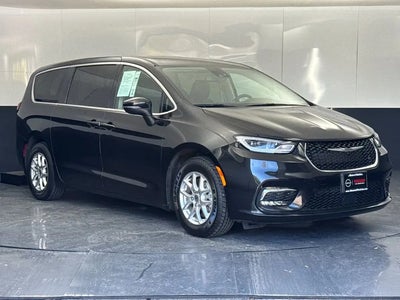 Photo of a 2023 Chrysler Pacifica Touring L 4DR Mini-Van for sale