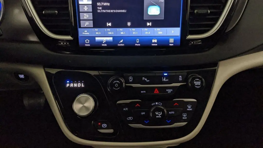 2024 Chrysler Pacifica Touring L