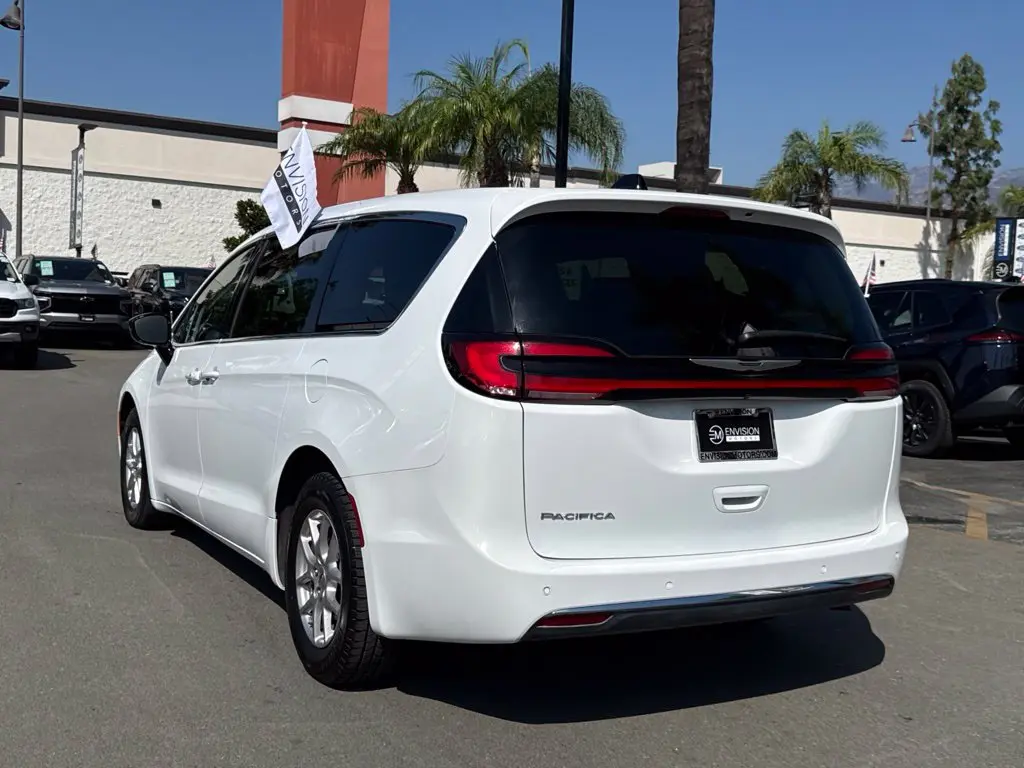 2024 Chrysler Pacifica - $19,998