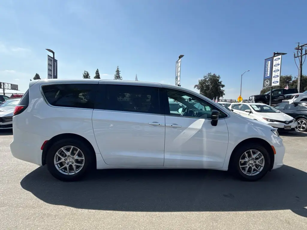 2024 Chrysler Pacifica - $19,998