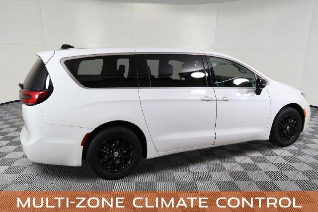 2024 Chrysler Pacifica - $21,400