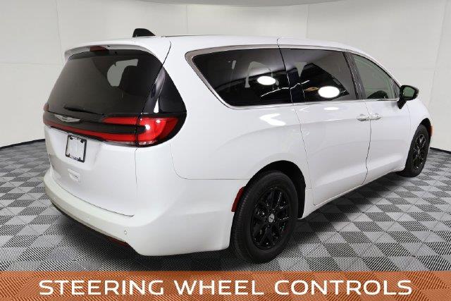 2024 Chrysler Pacifica - $21,400