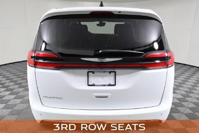 2024 Chrysler Pacifica - $21,400