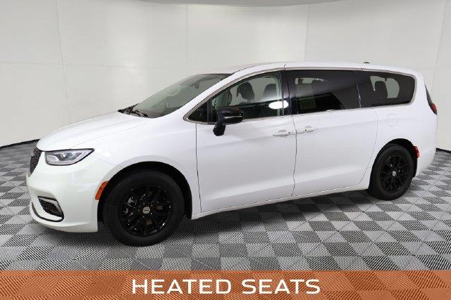 2024 Chrysler Pacifica - $21,400