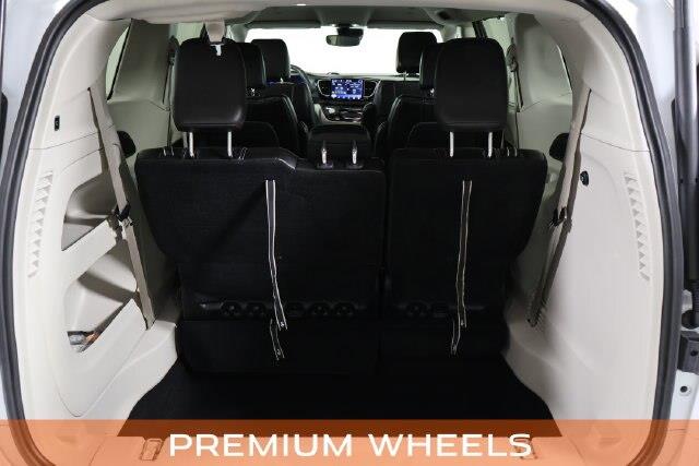 2024 Chrysler Pacifica - $21,400