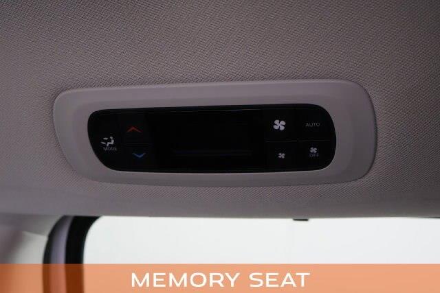 2024 Chrysler Pacifica - $21,400
