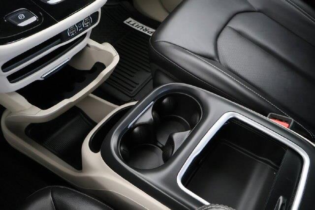 2024 Chrysler Pacifica - $21,400