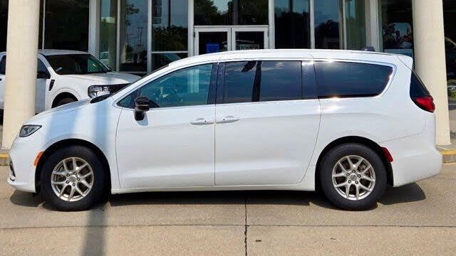 Preowned 2024 Chrysler Pacifica Touring L for Sale