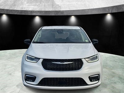 Photo of a 2024 Chrysler Pacifica Touring L 4DR Mini-Van for sale