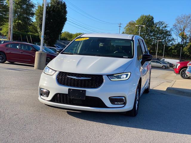 2024 Chrysler Pacifica - $24,434