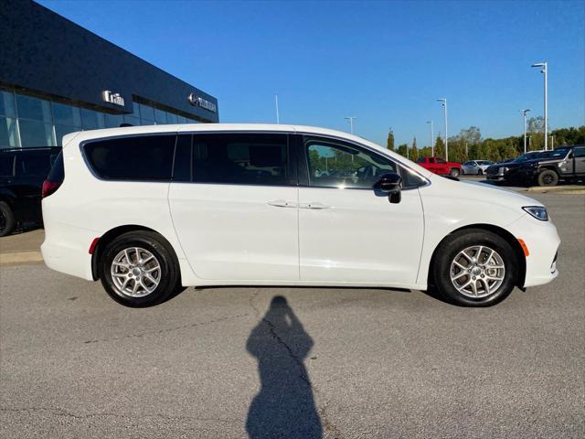 2024 Chrysler Pacifica - $24,434