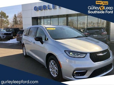 Photo of a 2024 Chrysler Pacifica Touring L 4DR Mini-Van for sale