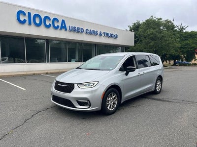 Photo of a 2024 Chrysler Pacifica Touring L 4DR Mini-Van for sale