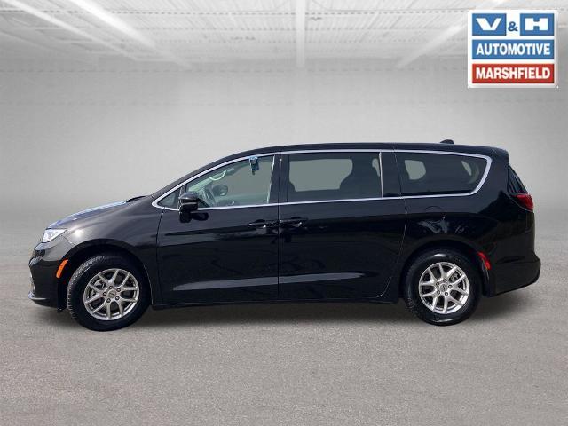 2024 Chrysler Pacifica - $24,300