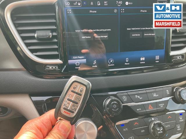 2024 Chrysler Pacifica - $24,300