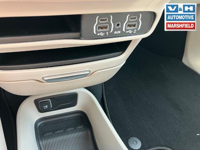 2024 Chrysler Pacifica - $24,300