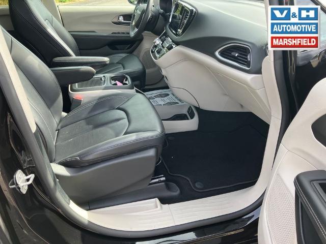 2024 Chrysler Pacifica - $24,300