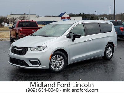 Photo of a 2024 Chrysler Pacifica Touring L 4DR Mini-Van for sale