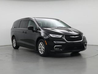 2024 Chrysler Pacifica with Diamond Black Crystal Pearlcoat Exterior