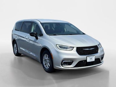 2024 Chrysler Pacifica Touring L 4DR Mini-Van