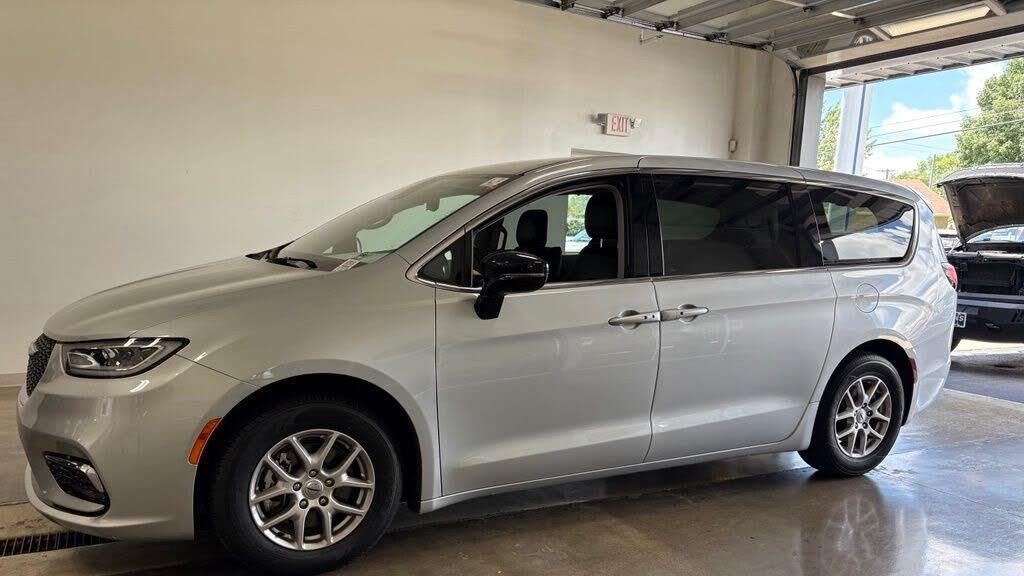 Preowned 2024 Chrysler Pacifica Touring L for Sale