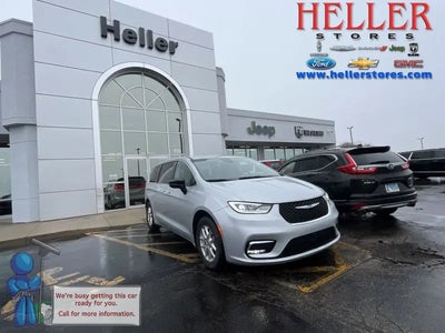 Photo of a 2024 Chrysler Pacifica Touring L 4DR Mini-Van for sale