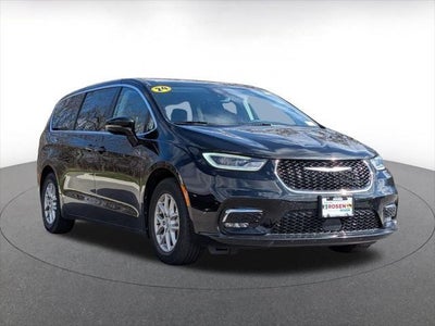 Photo of a 2024 Chrysler Pacifica Touring L 4DR Mini-Van for sale