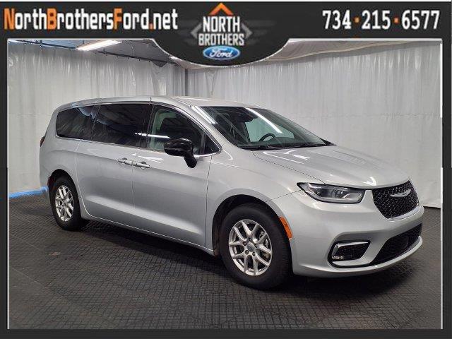 2024 Chrysler Pacifica - $22,407