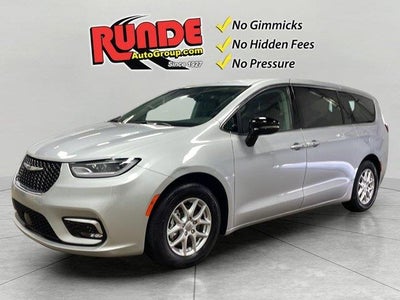 Photo of a 2024 Chrysler Pacifica Touring L 4DR Mini-Van for sale