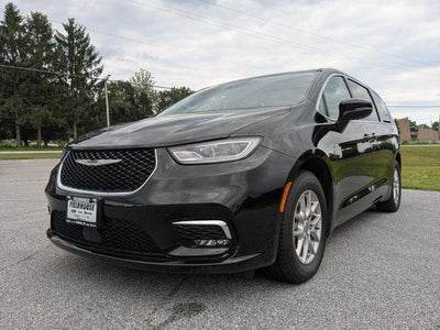 Photo of a 2024 Chrysler Pacifica Touring L 4DR Mini-Van for sale