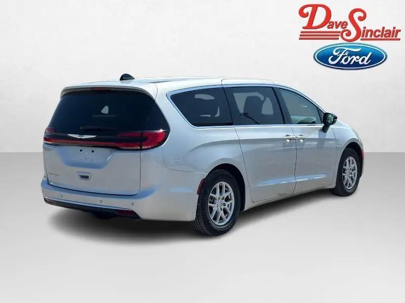 2024 Chrysler Pacifica - $25,500
