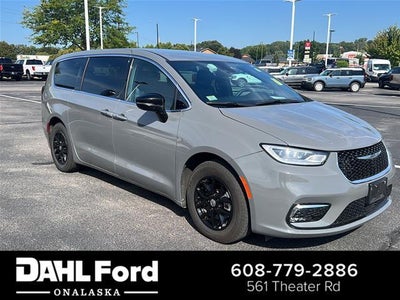 2025 Chrysler Pacifica Select 4DR Mini-Van