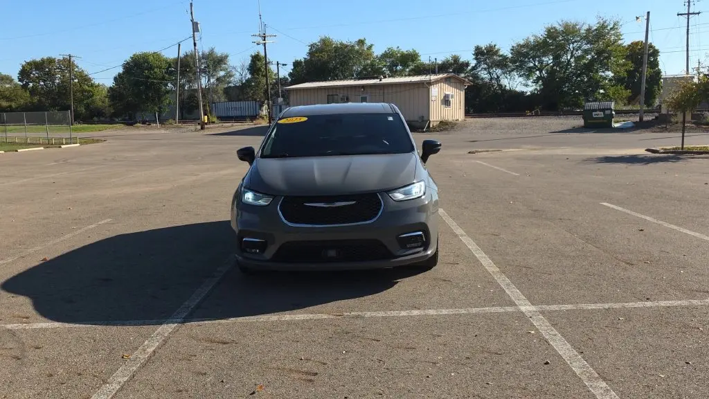 2025 Chrysler Pacifica - $22,582