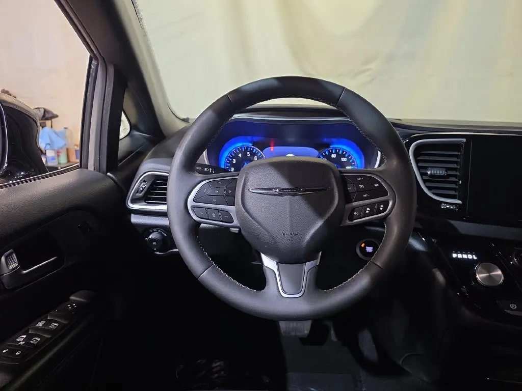 2025 Chrysler Pacifica - $22,582