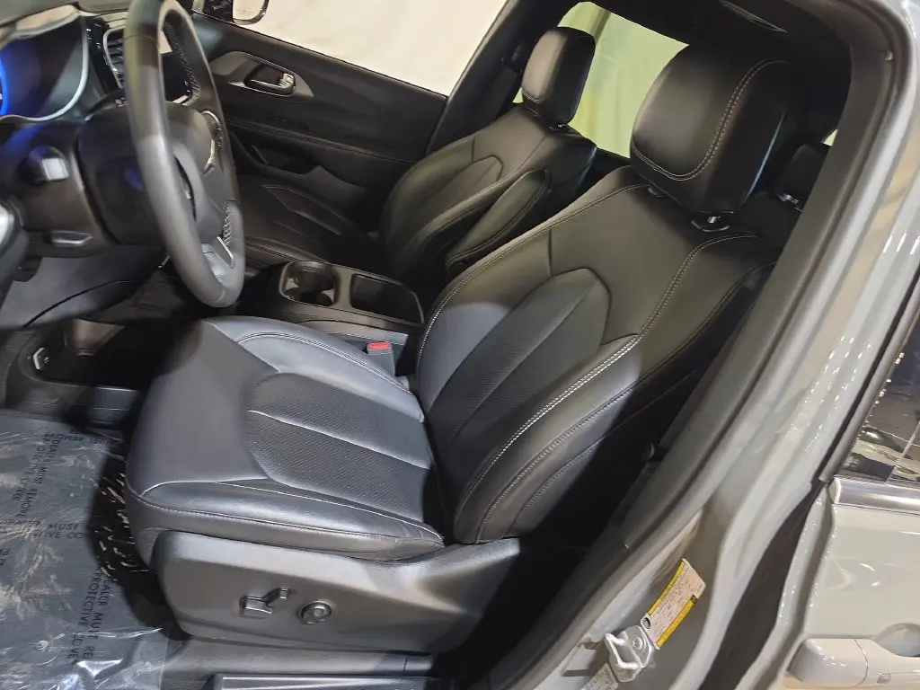 2025 Chrysler Pacifica - $22,582