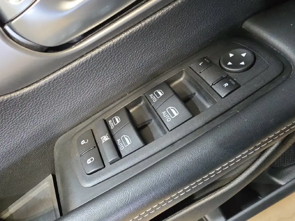 2025 Chrysler Pacifica - $22,582