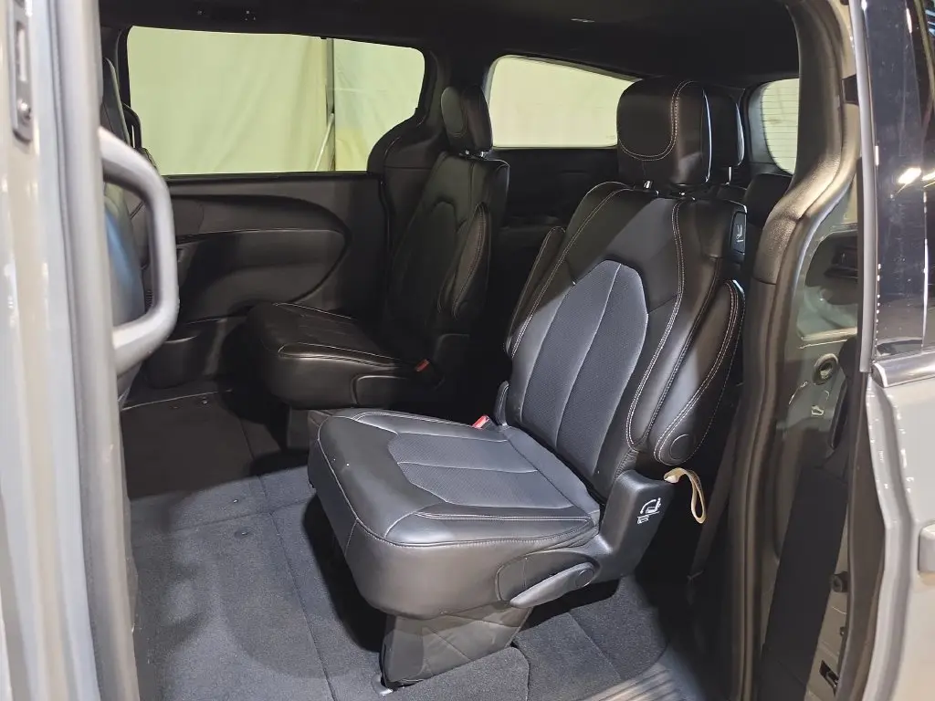 2025 Chrysler Pacifica - $22,582