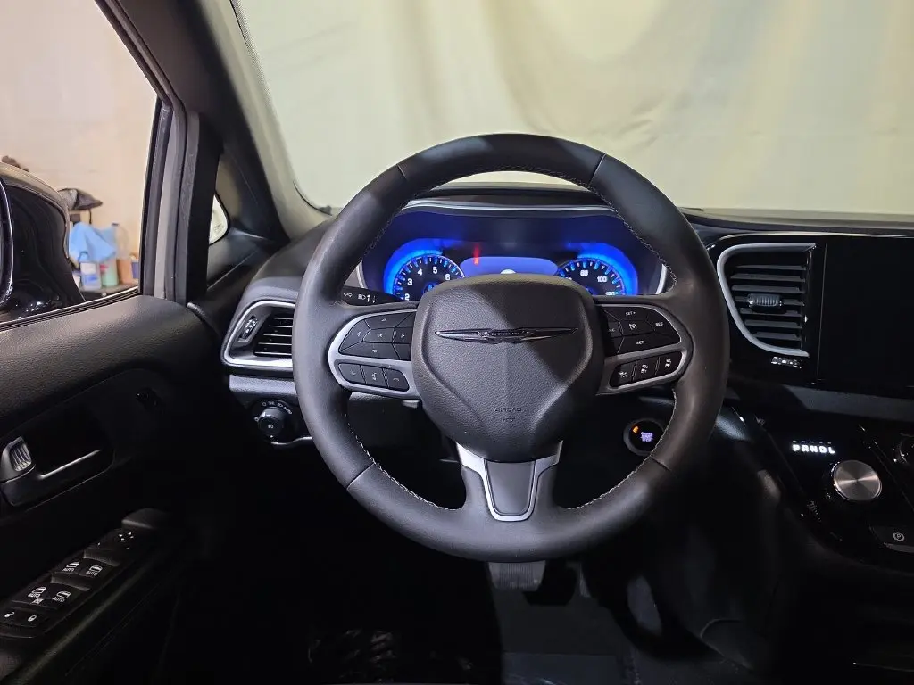 2025 Chrysler Pacifica - $22,582