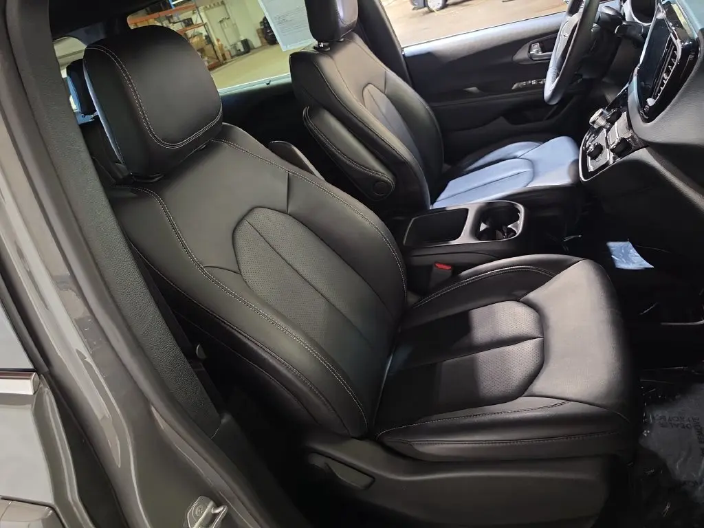 2025 Chrysler Pacifica - $22,582