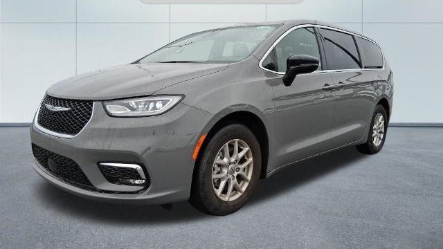 Preowned 2025 Chrysler Pacifica Select for Sale