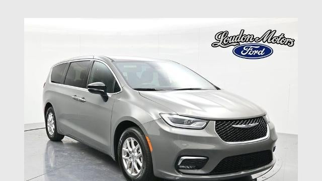 Preowned 2025 Chrysler Pacifica Select for Sale