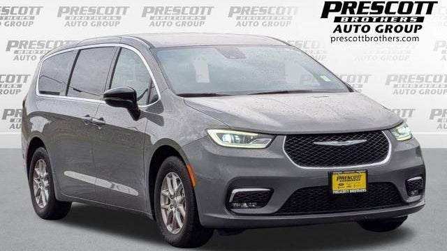 Preowned 2025 Chrysler Pacifica Select for Sale