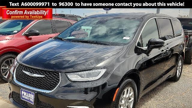 Preowned 2025 Chrysler Pacifica Select for Sale