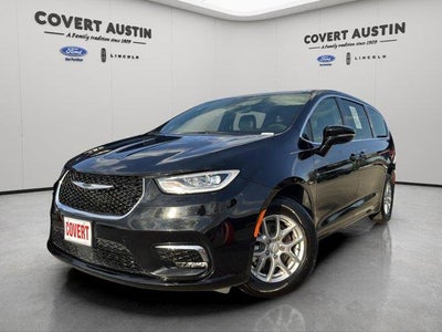 Photo of a 2025 Chrysler Pacifica Select 4DR Mini-Van for sale