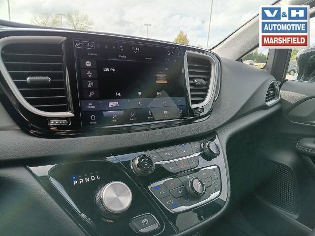 2025 Chrysler Pacifica - $28,000