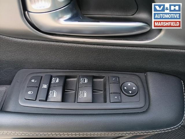 2025 Chrysler Pacifica - $28,000