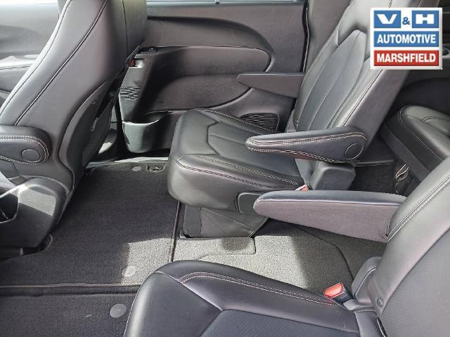 2025 Chrysler Pacifica - $28,000