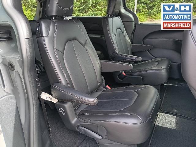 2025 Chrysler Pacifica - $28,000