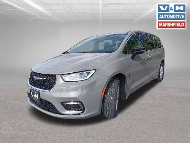 2025 Chrysler Pacifica - $28,000