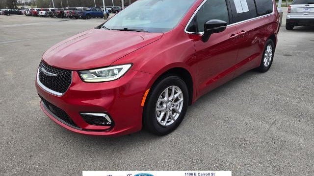 Preowned 2025 Chrysler Pacifica Select for Sale